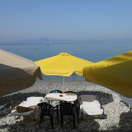 Horizon Aktaion Aparthotel Kalamata Bagian luar foto