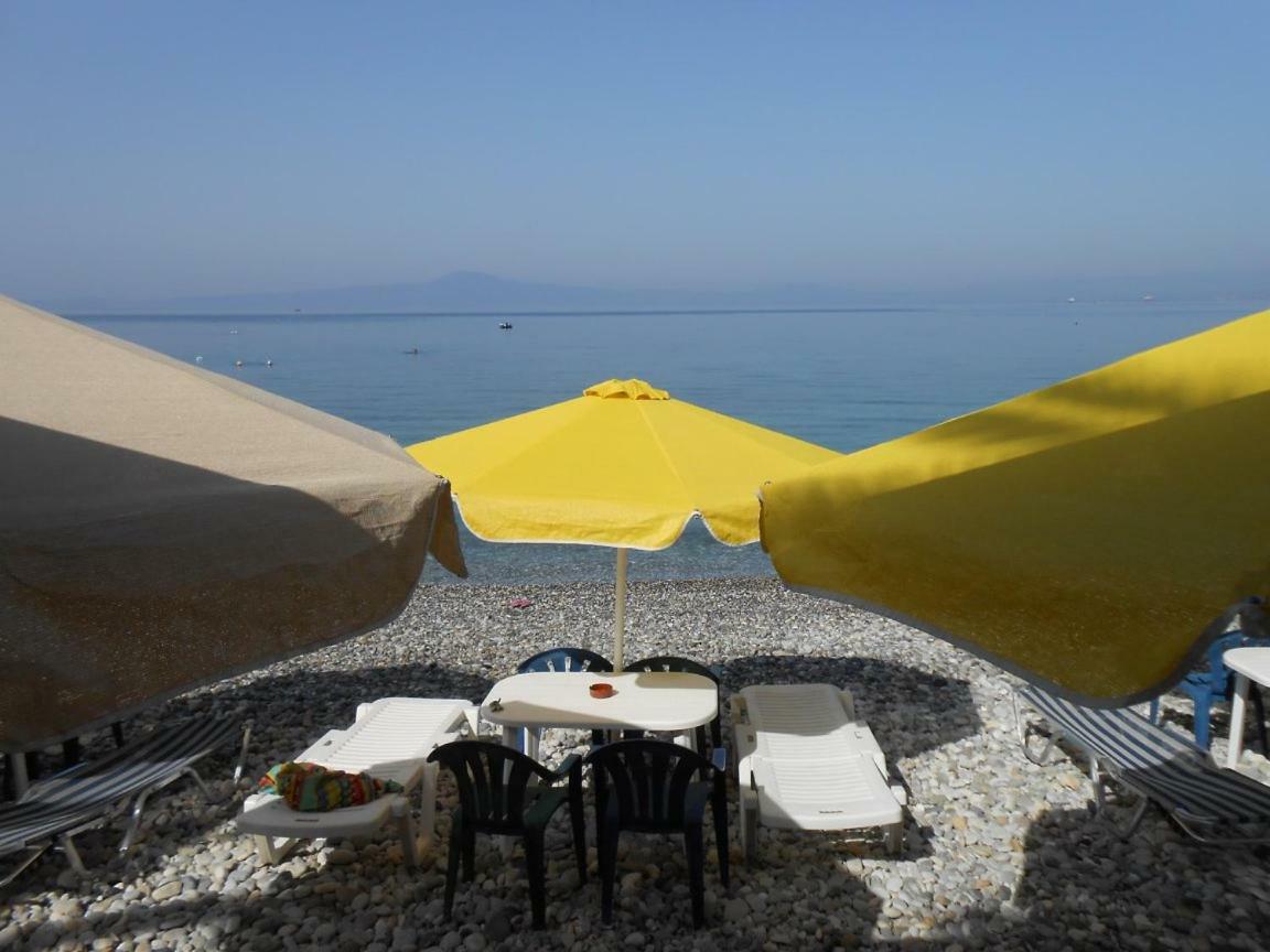 Horizon Aktaion Aparthotel Kalamata Bagian luar foto