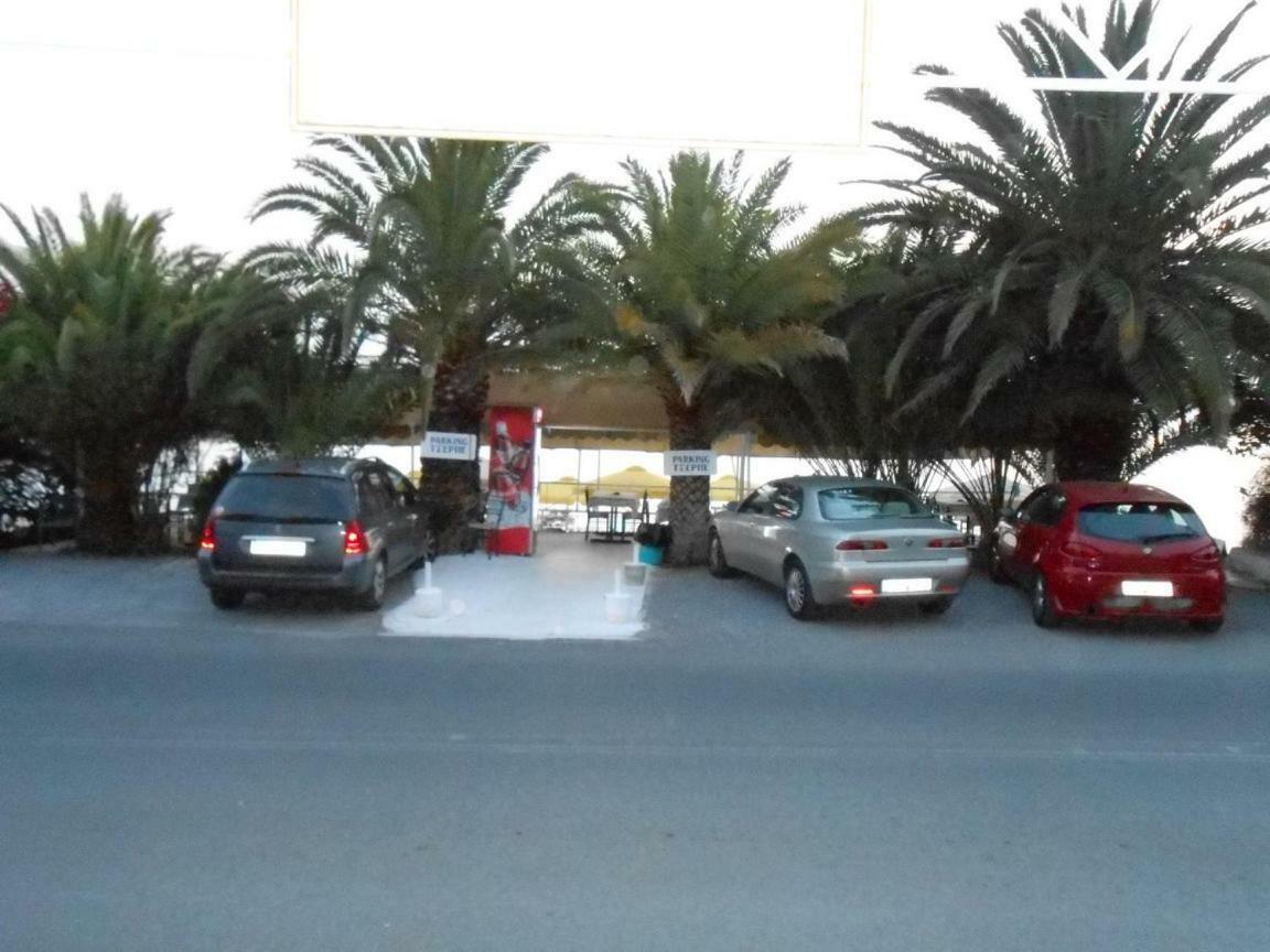 Horizon Aktaion Aparthotel Kalamata Bagian luar foto
