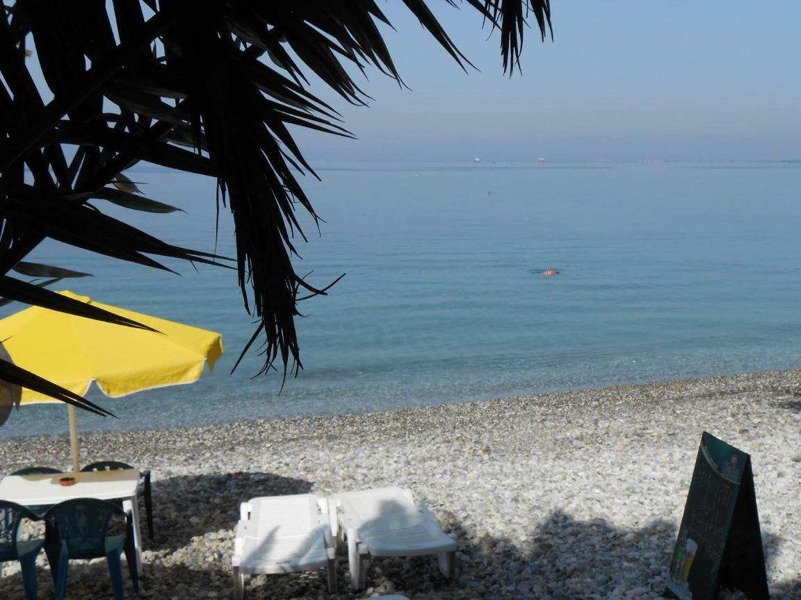 Horizon Aktaion Aparthotel Kalamata Bagian luar foto